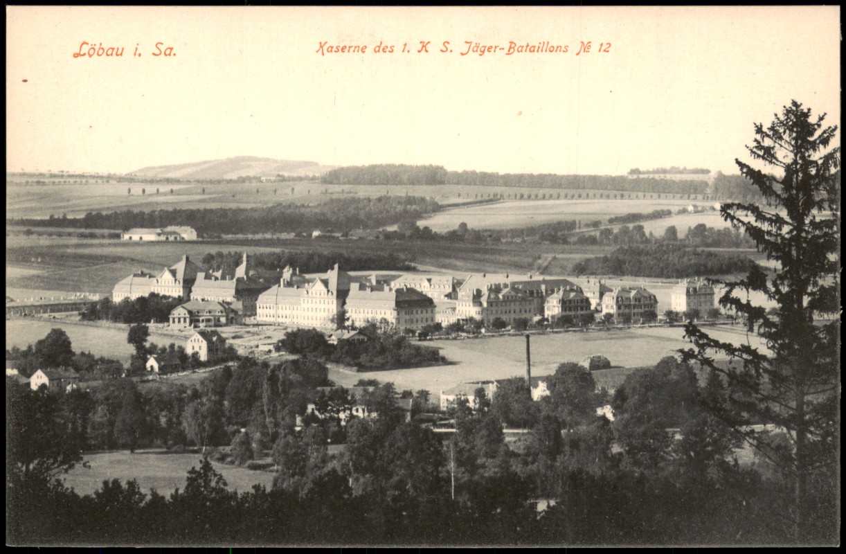 vergrößern: Bildseite historische Ansichtskarte von 1914: Kaserne des 1. K S. Jäger-Bataillons № 12:: Löbau