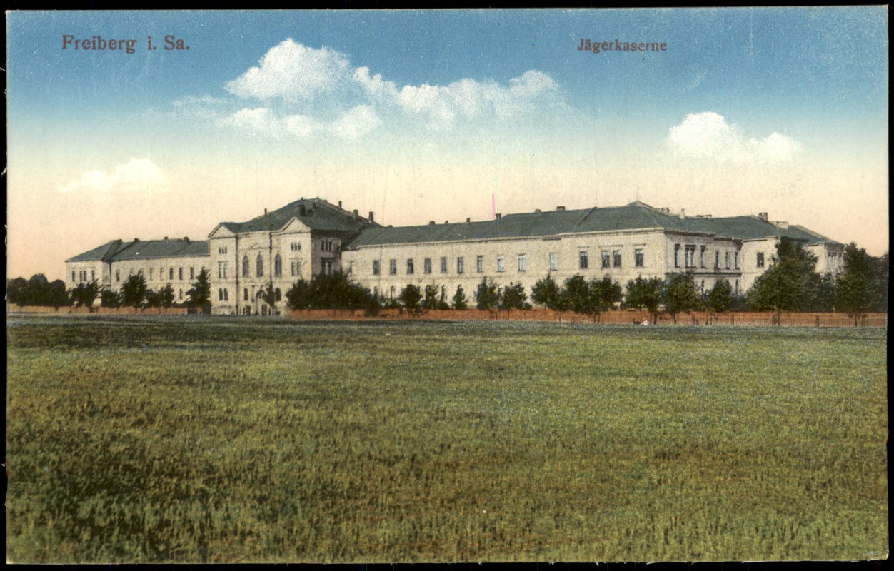 vergrößern: Bildseite historische Ansichtskarte von 1914: Jägerkaserne:: Freiberg (Sachsen)