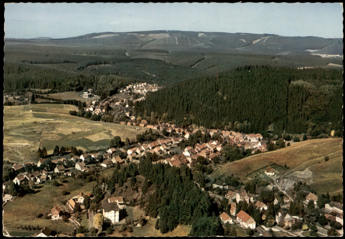 zoom: Image side vintage Postcard from 1970: Luftbild Luftaufnahme:: Altenau-Bergstadt Altenau- Schulenberg im Oberharz-Clausthal-Zellerfeld