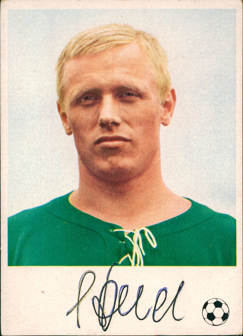 zoom: Image side vintage Postcard from 1966: Fußballspieler Siegfried Held, Borussia Dortmund::