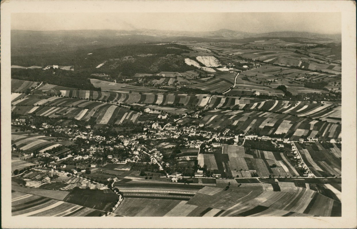 zoom: Image side vintage Postcard from 1931: Luftbild Fliegeraufnahme:: Ernstbrunn