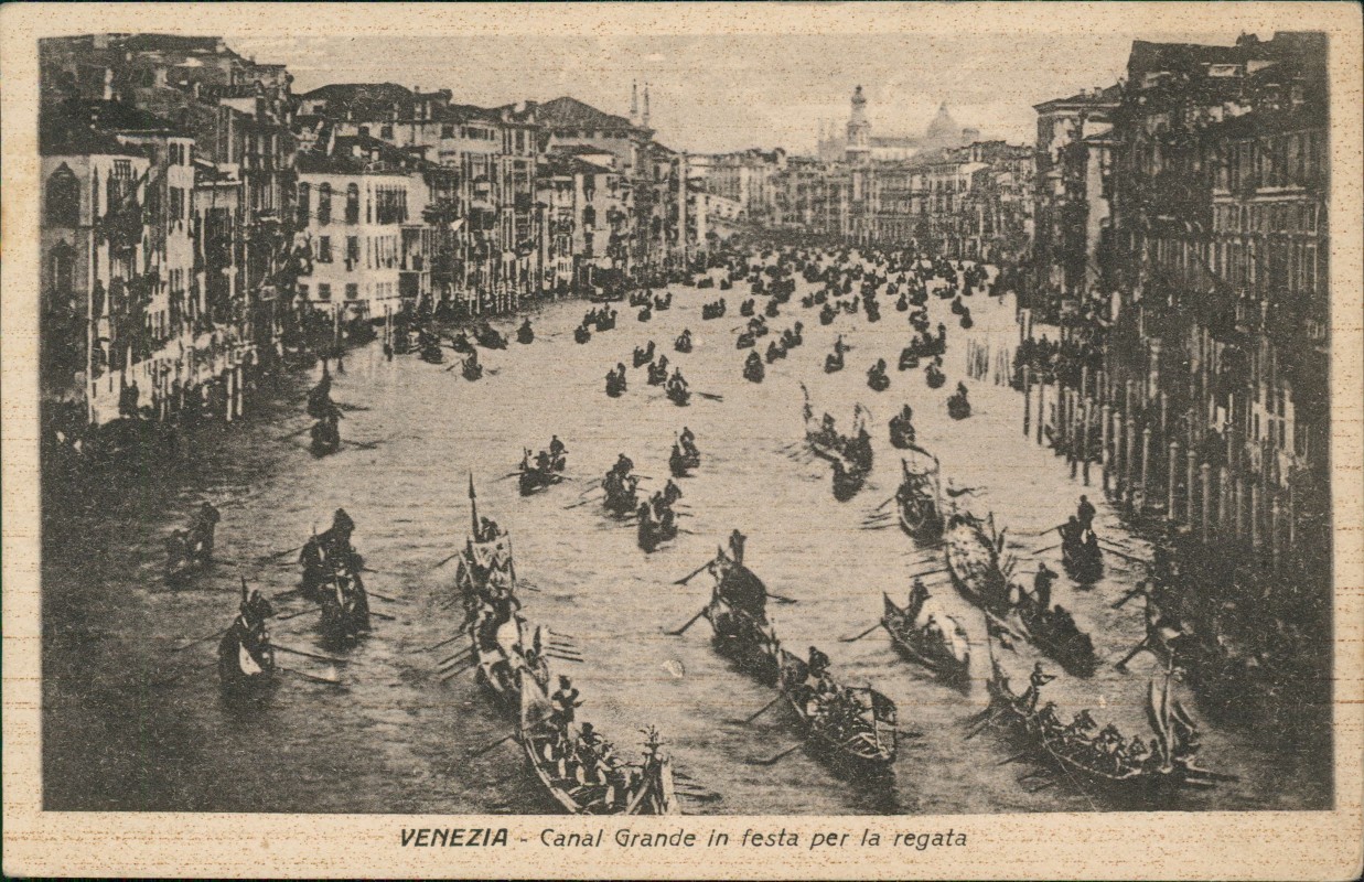 zoom: Image side vintage Postcard from 1930: Canal Grande in festa per la regata:: Venice