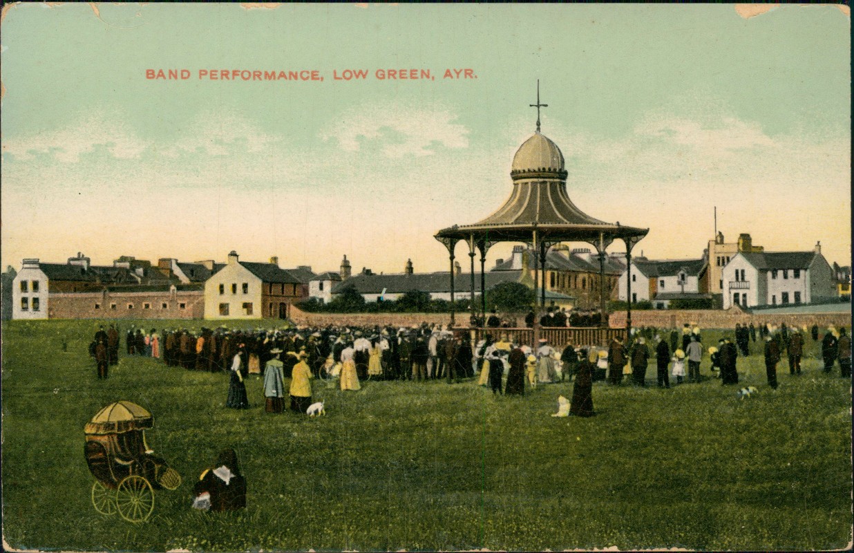 zoom: Image side vintage Postcard from 1912: Band Performance - Pavillon Menschen:: Ayr (Scotland)