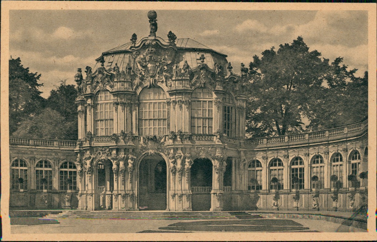 zoom: Image side vintage Postcard from 1935: Zwinger (Wallpavillon):: Dresden
