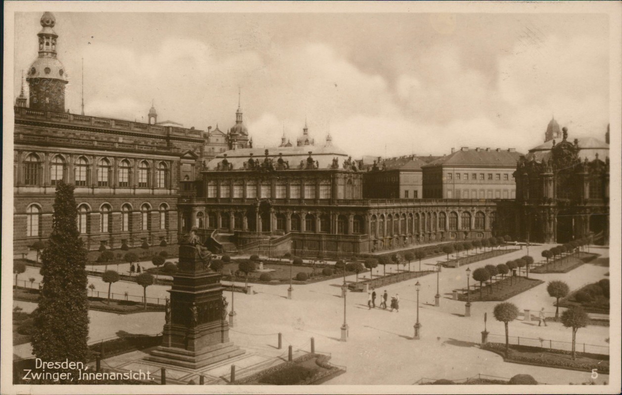 zoom: Image side vintage Postcard from 1927: Dresdner Zwinger Innenansicht:: Innere Altstadt-Dresden