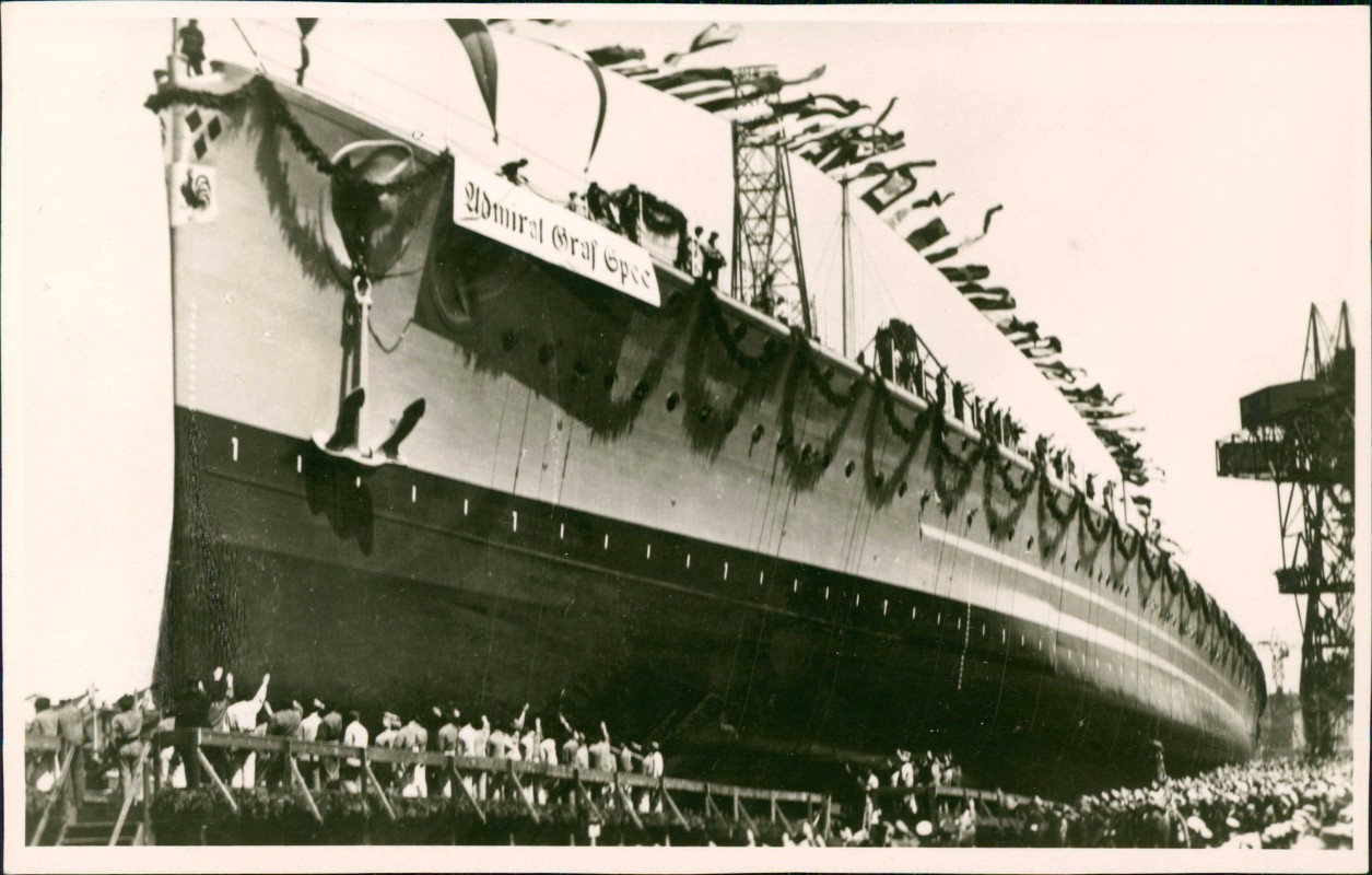 vergrößern: Bildseite historische Ansichtskarte von 1934: Stapellauf Schiffstaufe Admiral Graf Spee Panzerkreuzer Fotokarte:: Wilhelmshaven