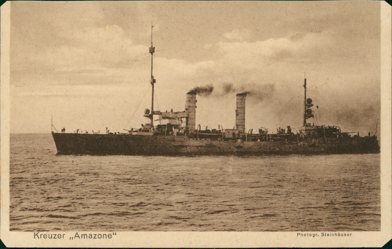 vergrößern: Bildseite historische Ansichtskarte von 1922: Schiff Kriegsschiff Marine Kreuzer Amazone::