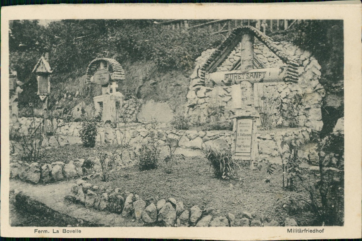 vergrößern: Bildseite historische Ansichtskarte von 1915: Militär Militärfriedhof WK1:: La Bovelle Ardennes