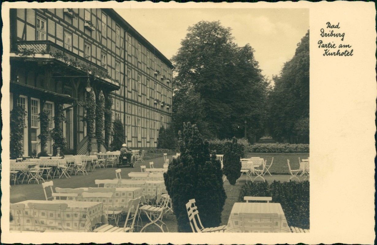 vergrößern: Bildseite historische Ansichtskarte von 1932: Partie am Kurhotel:: Bad Driburg