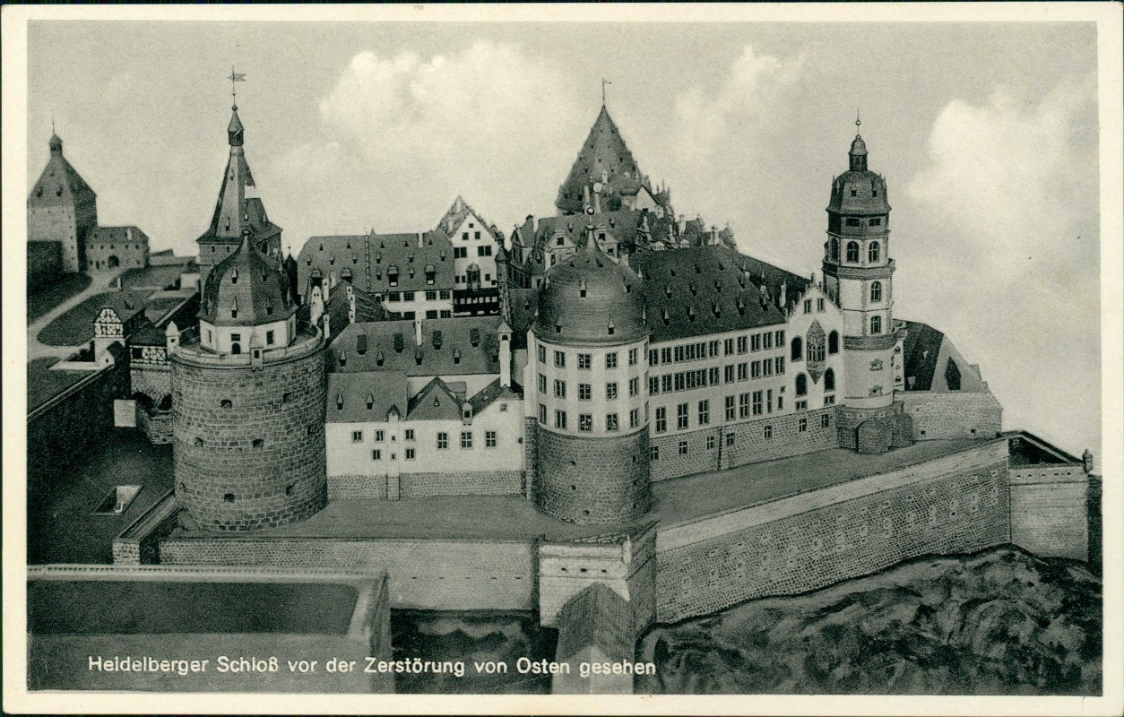 vergrößern: Bildseite historische Ansichtskarte von 1940: Heidelberger Schloss vor der Zerstörung:: Heidelberg