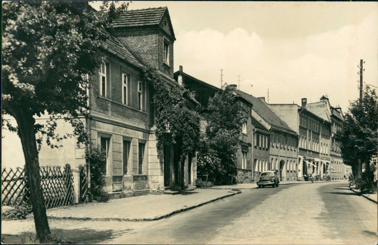 vergrößern: Bildseite historische Ansichtskarte von 1964: Cottbuser Straße Wartburg Fotokarte:: Lieberose