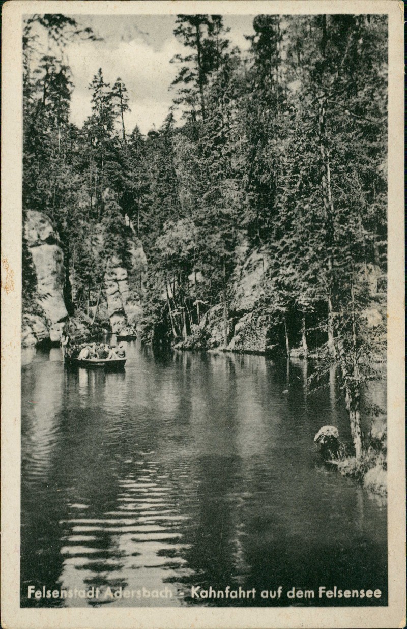 vergrößern: Bildseite historische Ansichtskarte von 1940: Kahnfahrt auf dem Felsensee:: Adersbach