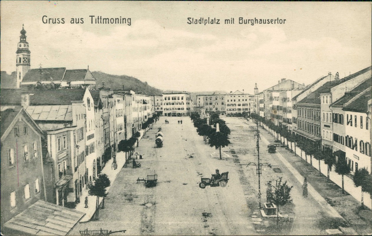 vergrößern: Bildseite historische Ansichtskarte von 1914: Stadtplatz mit Burghausertor:: Tittmoning