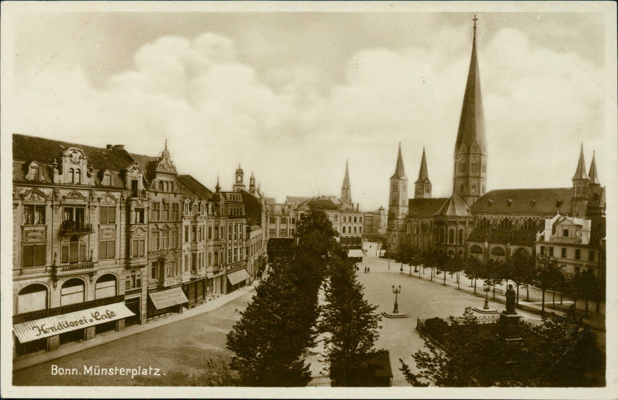 zoom: Image side vintage Postcard from 1928: Münsterplatz. Conditorei Cafe:: Bonn