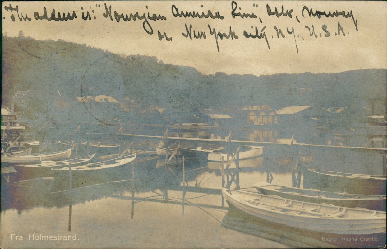 zoom: Image side vintage Postcard from 1934: Ortsansicht Echtfoto-AK mit Bootsanleger:: Holmestrand