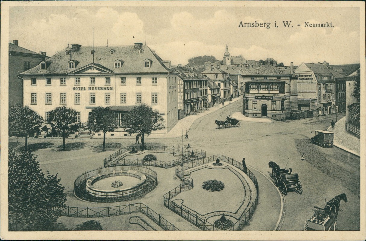 vergrößern: Bildseite historische Ansichtskarte von 1912: Neumarkt Hotel Husemann und Cafe Gerling:: Arnsberg