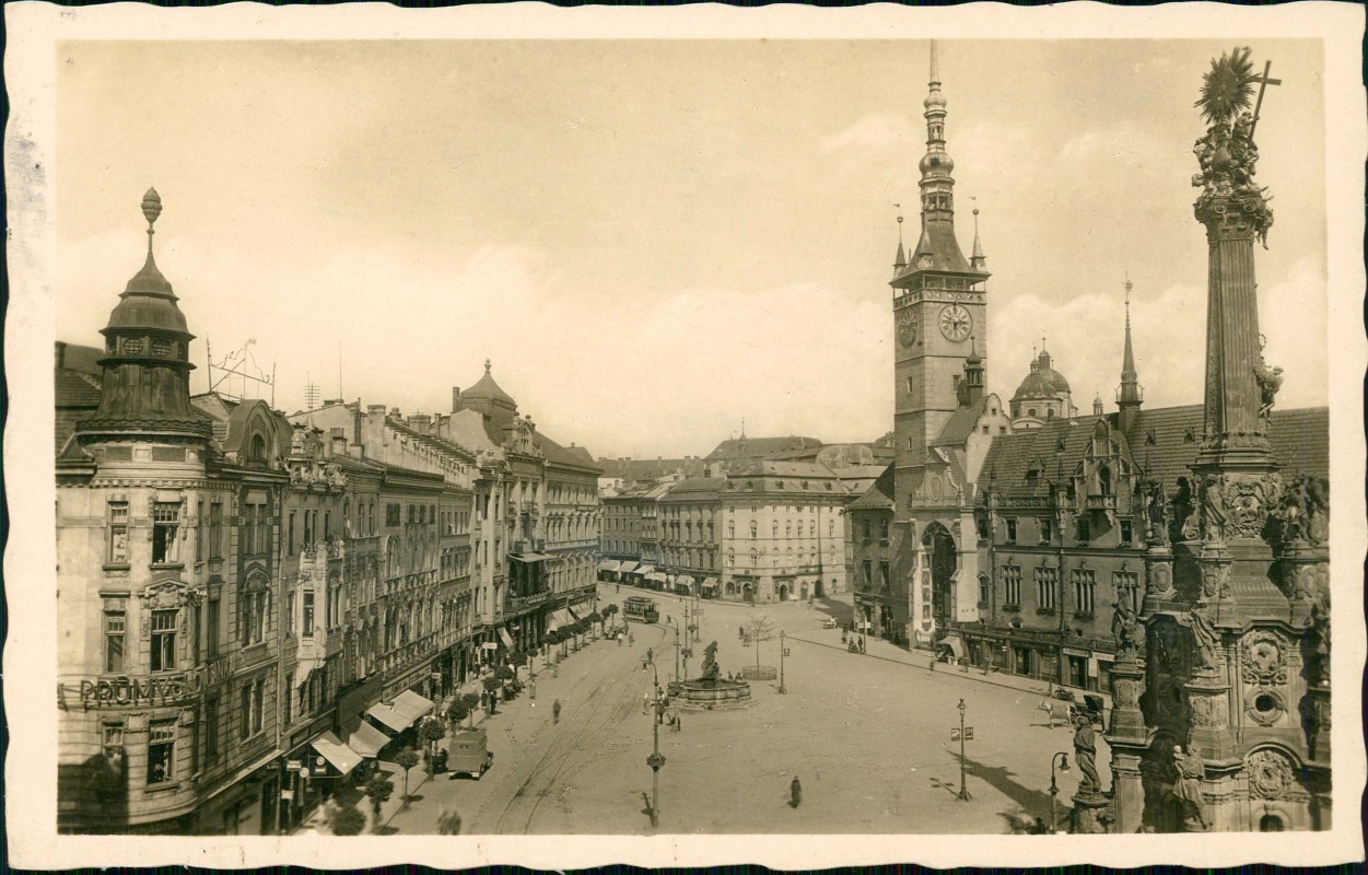 zoom: Image side vintage Postcard from 1943: Ring - Fotokarte:: Olomouc