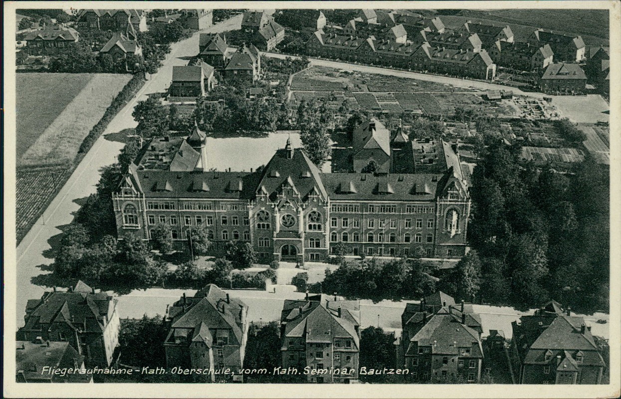 zoom: Image side vintage Postcard from 1930: Fliegeraufnahme-Kath. Oberschule Luftbild:: Bautzen