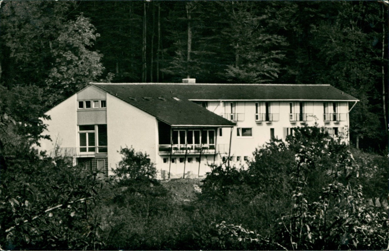 zoom: Image side vintage Postcard from 1971: Evang. Waldheim beim Jägerhaus - Fotokarte:: Esslingen