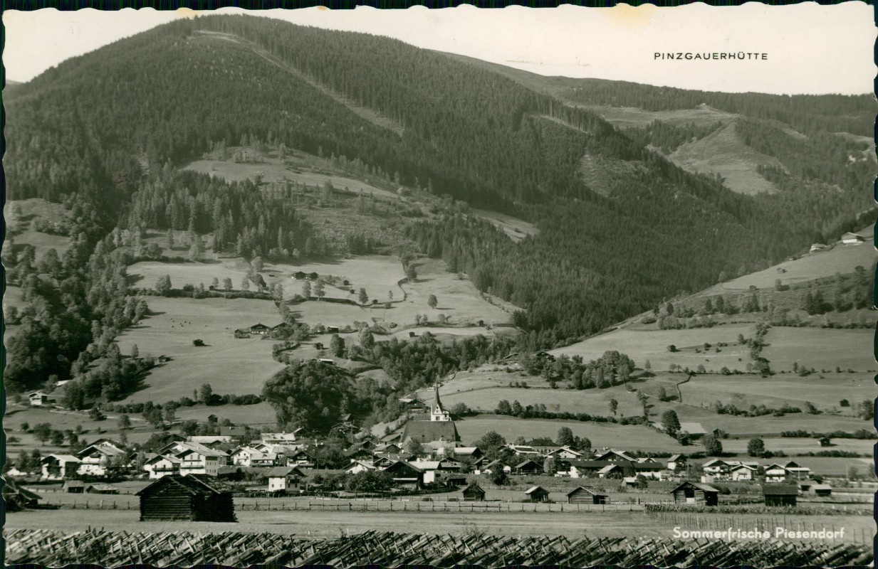 vergrößern: Bildseite historische Ansichtskarte von 1963: Blick auf die Stadt und Pinzgauerhütte:: Piesendorf im Oberpinzgau
