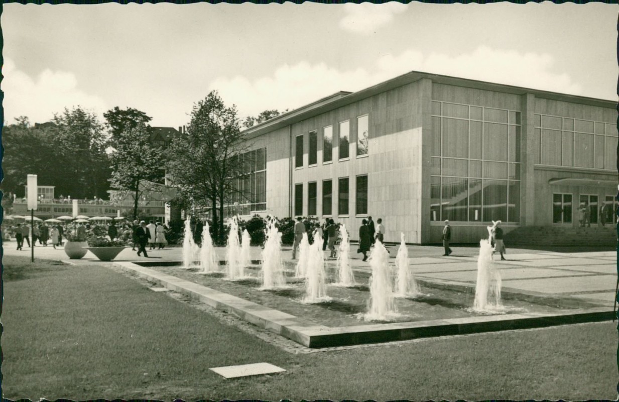 vergrößern: Bildseite historische Ansichtskarte von 1965: Partie an der Konzerthalle - Fotokunst:: Bad Salzuflen