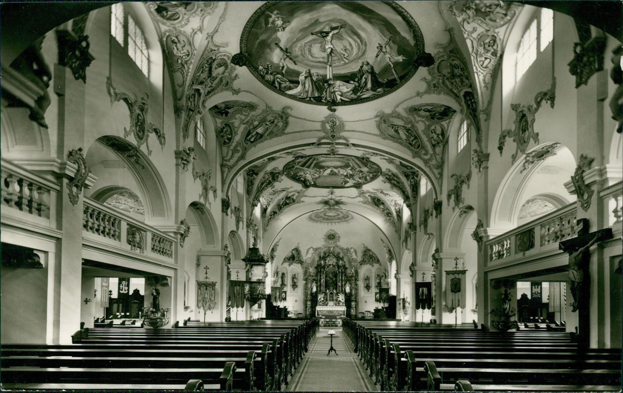 vergrößern: Bildseite historische Ansichtskarte von 1959: Innenansicht der Kirche:: Schonach (Schwarzwald)