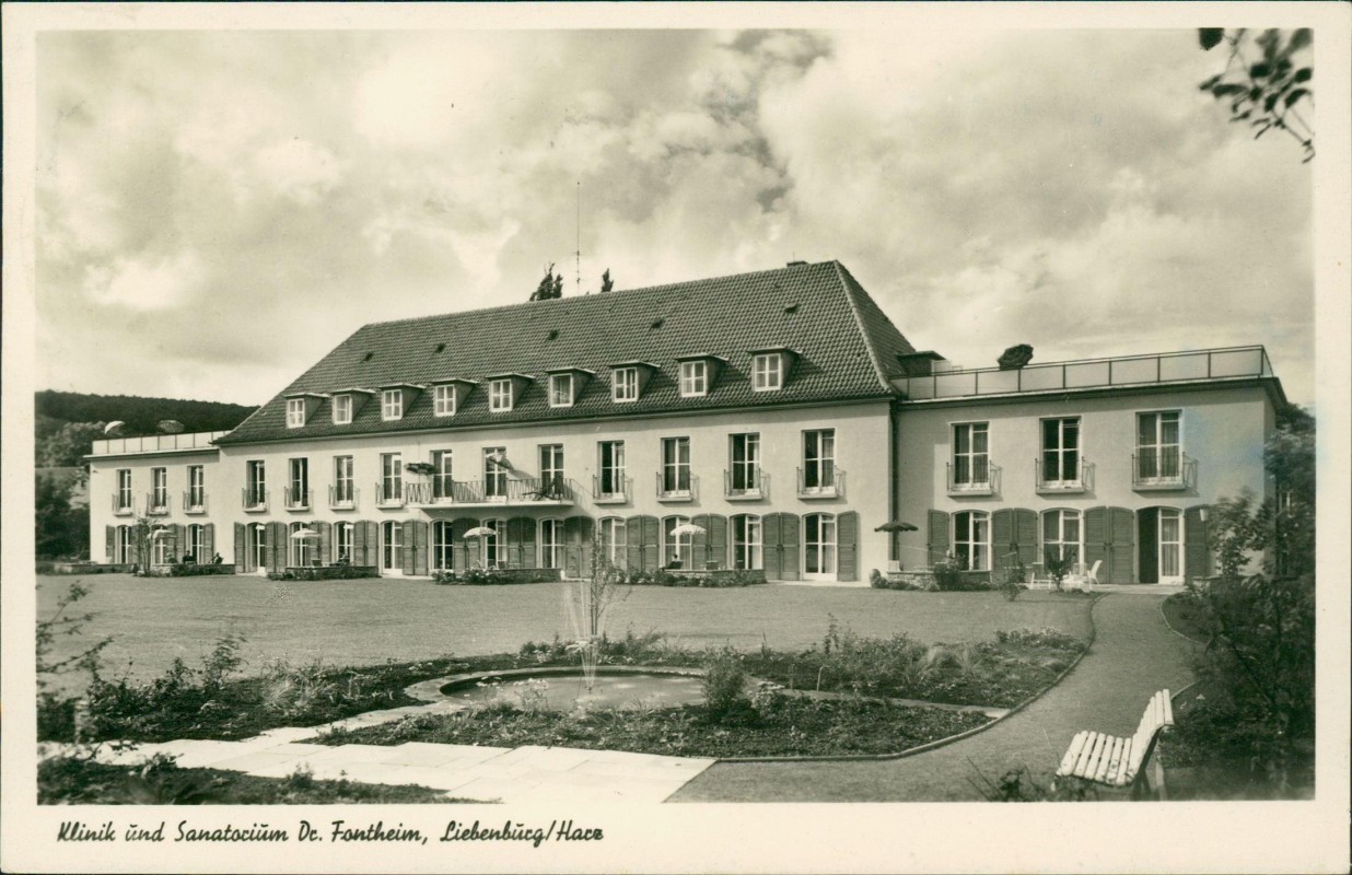 vergrößern: Bildseite historische Ansichtskarte von 1960: Klinik und Sanatorium Dr. Fontheim:: Liebenburg (Harz)