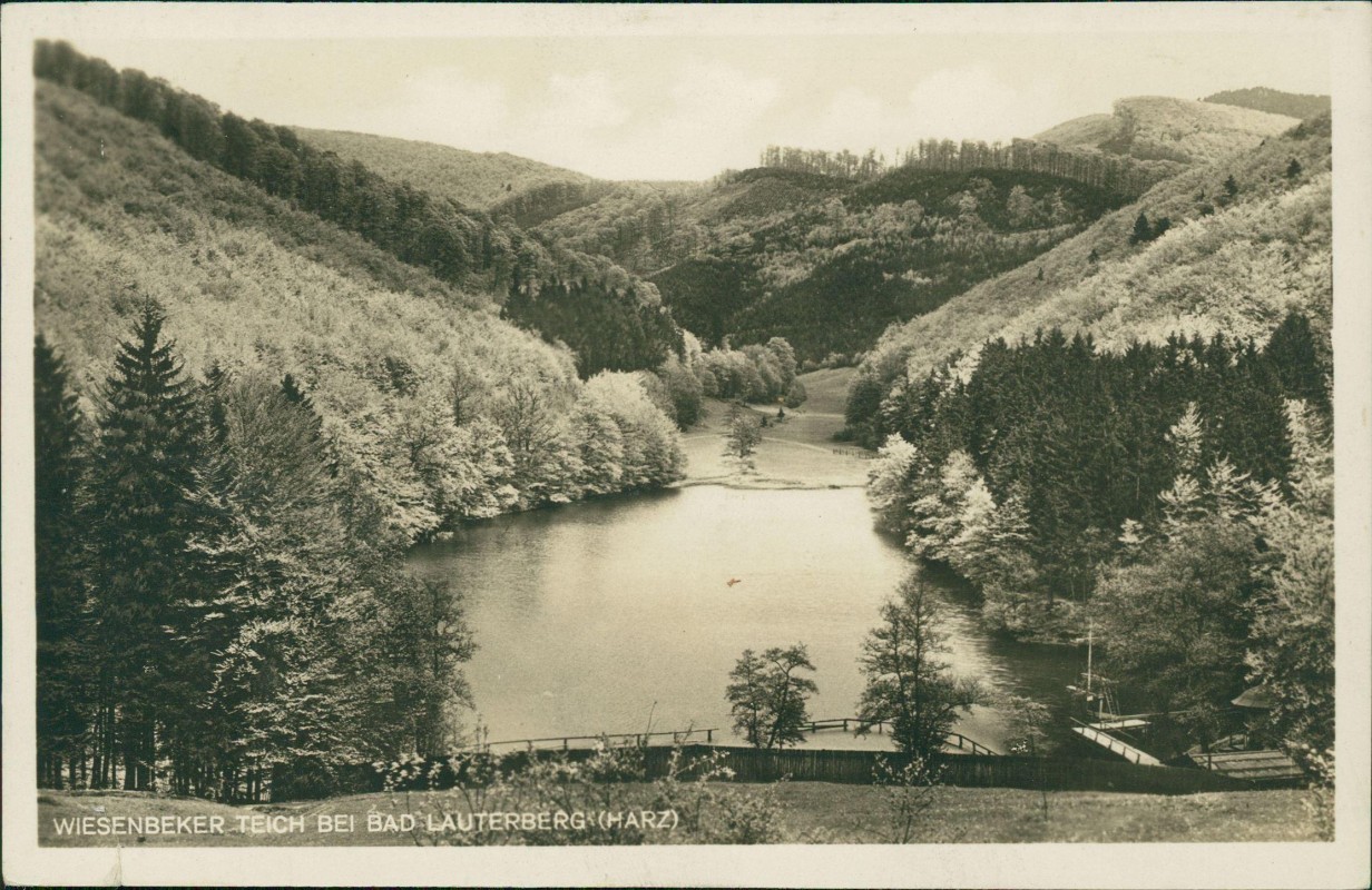 vergrößern: Bildseite historische Ansichtskarte von 1934: Wiesenbeker Teich, Anlegestelle:: Bad Lauterberg im Harz