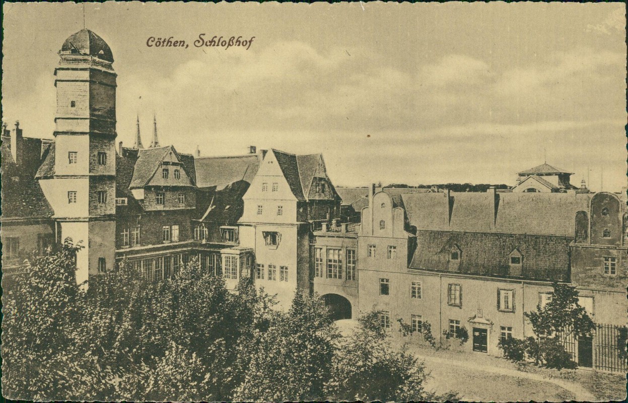 zoom: Image side vintage Postcard from 1916: Schloßhof:: Köthen