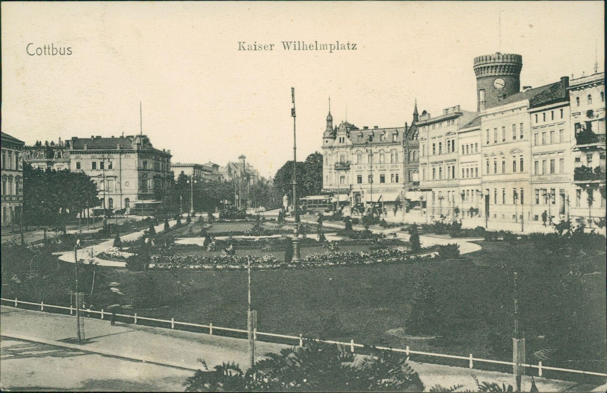 zoom: Image side vintage Postcard from 1915: Kaiser-Wilhelm-Platz Anlagen Straßenbahn:: Cottbus