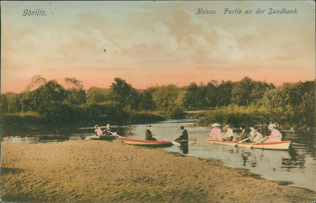 vergrößern: Bildseite historische Ansichtskarte von 1909: Neisse. Partie an der Sandbank. Ruderer:: Görlitz