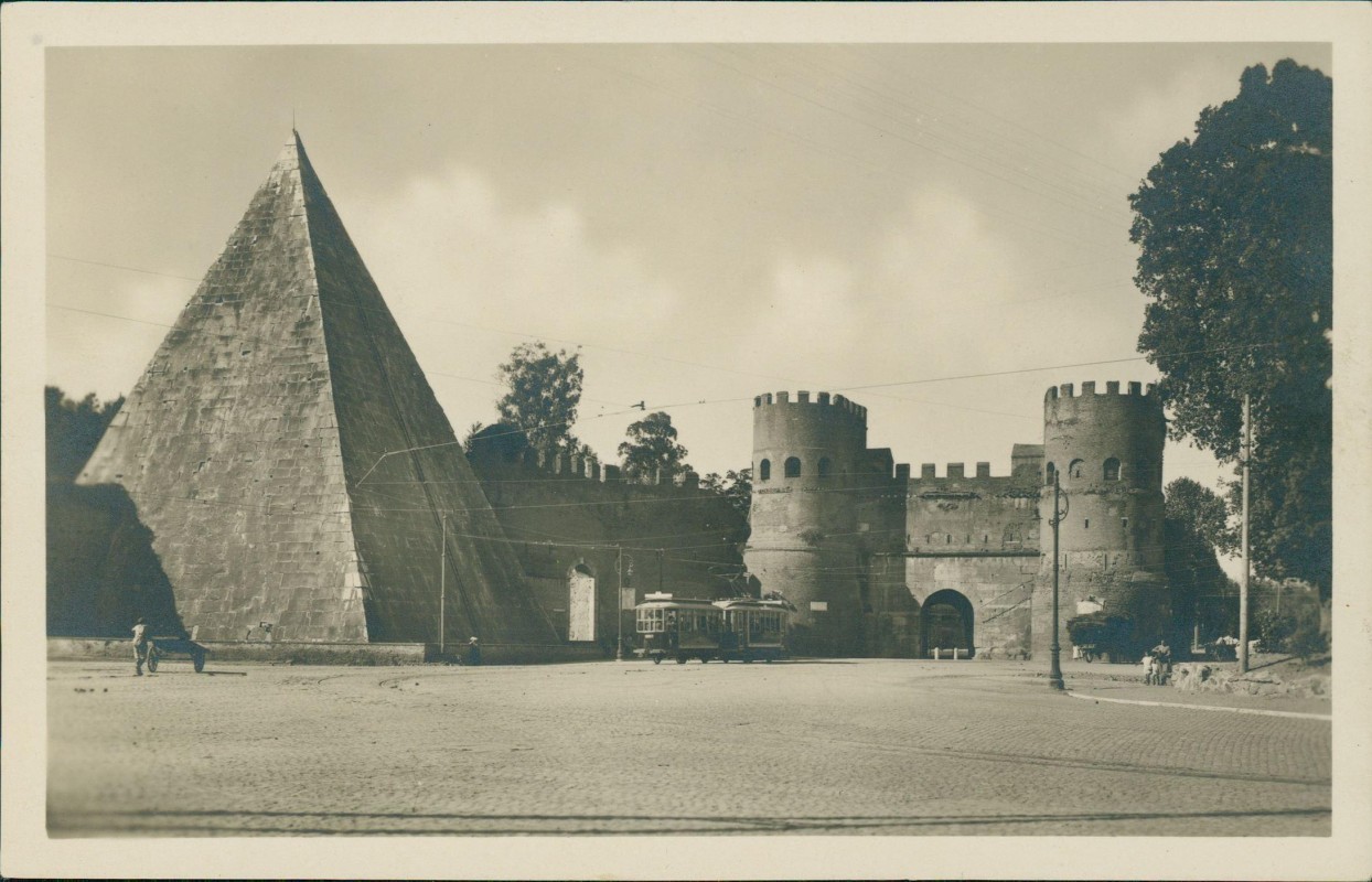 zoom: Image side vintage Postcard from 1929: Piramide di Caio Cestio - Fotokarte:: Rome