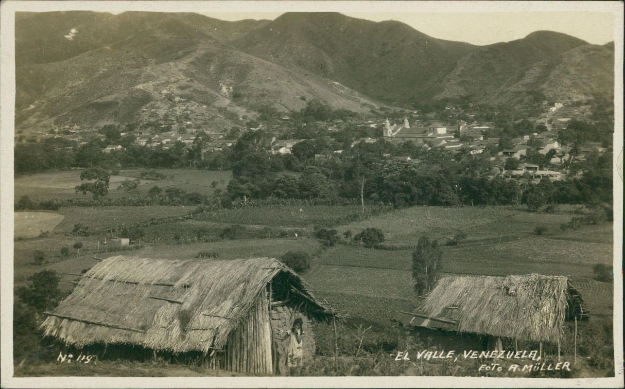 zoom: Image side vintage Postcard from 1923: El Valle Hutten Stadt - Fotokarte:: Venezuela Allgemein