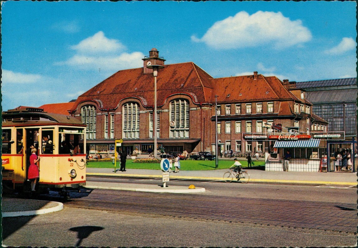 vergrößern: Bildseite historische Ansichtskarte von 1963: Hauptbahnhof Tram Kiosk Coca Cola Reklame:: Bremerhaven