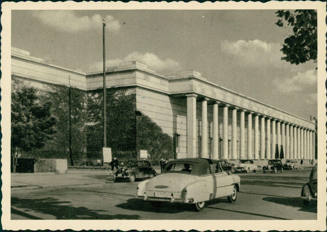 vergrößern: Bildseite historische Ansichtskarte von 1958: München Haus der Kunst, Straße Auto:: München