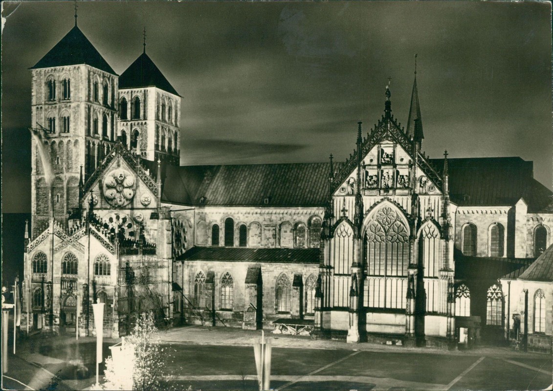 vergrößern: Bildseite historische Ansichtskarte von 1965: Der Hohe Dom in Festbeleuchtung:: Münster (Westfalen)