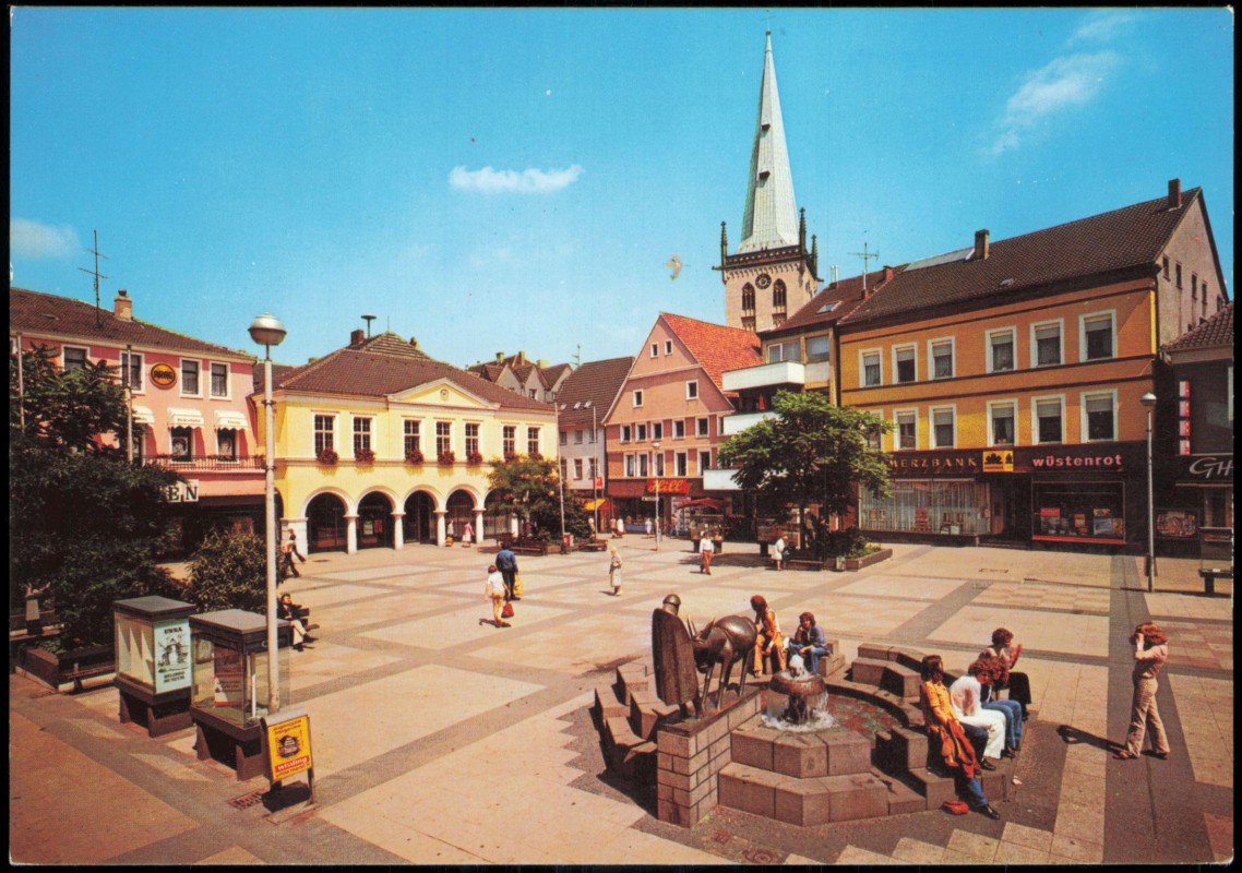 vergrößern: Bildseite historische Ansichtskarte von 1983: Blick auf die Stadtkirche mit Marktbrunnen:: Unna