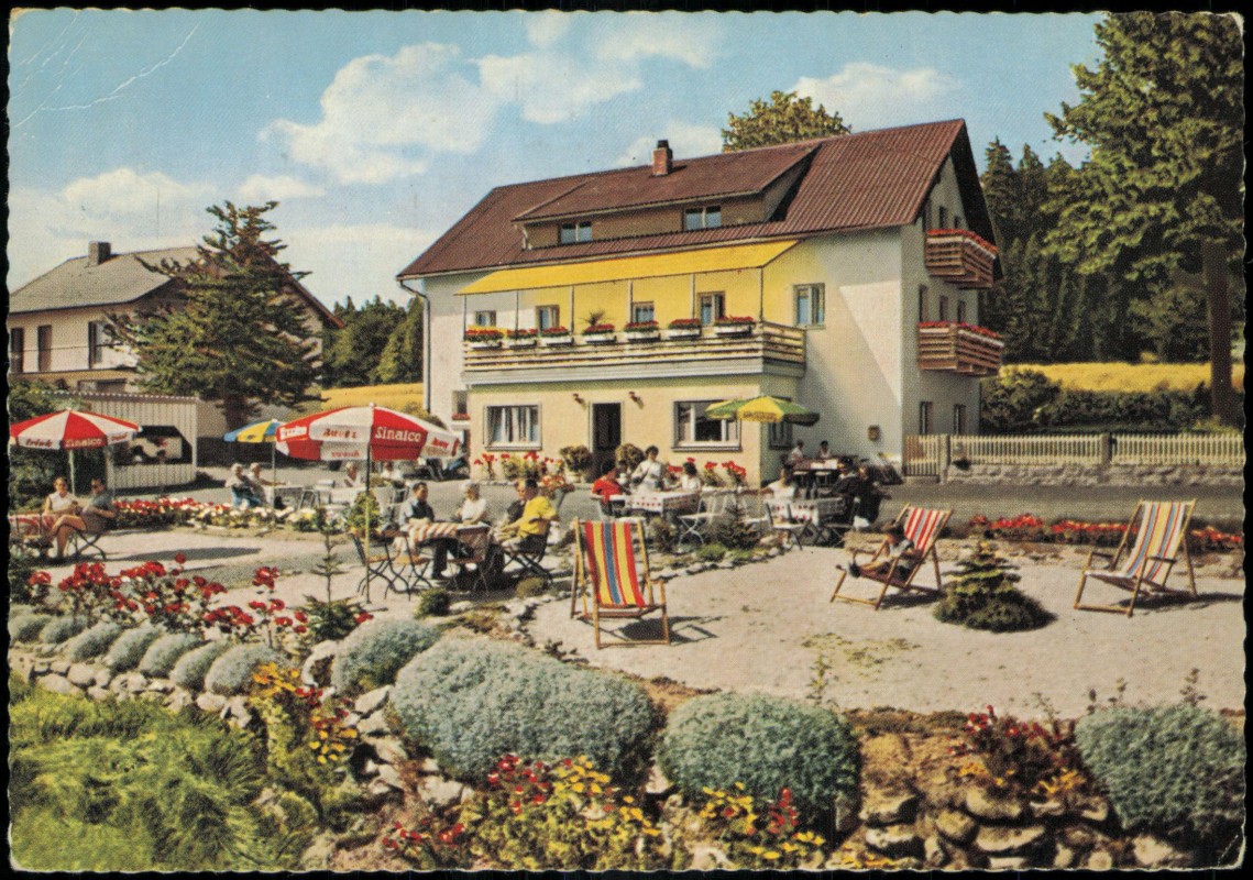 vergrößern: Bildseite historische Ansichtskarte von 1969: Berggasthof Zrenner, Sonnenliegen:: Pfaben-Erbendorf (Lk Tirschenreut)