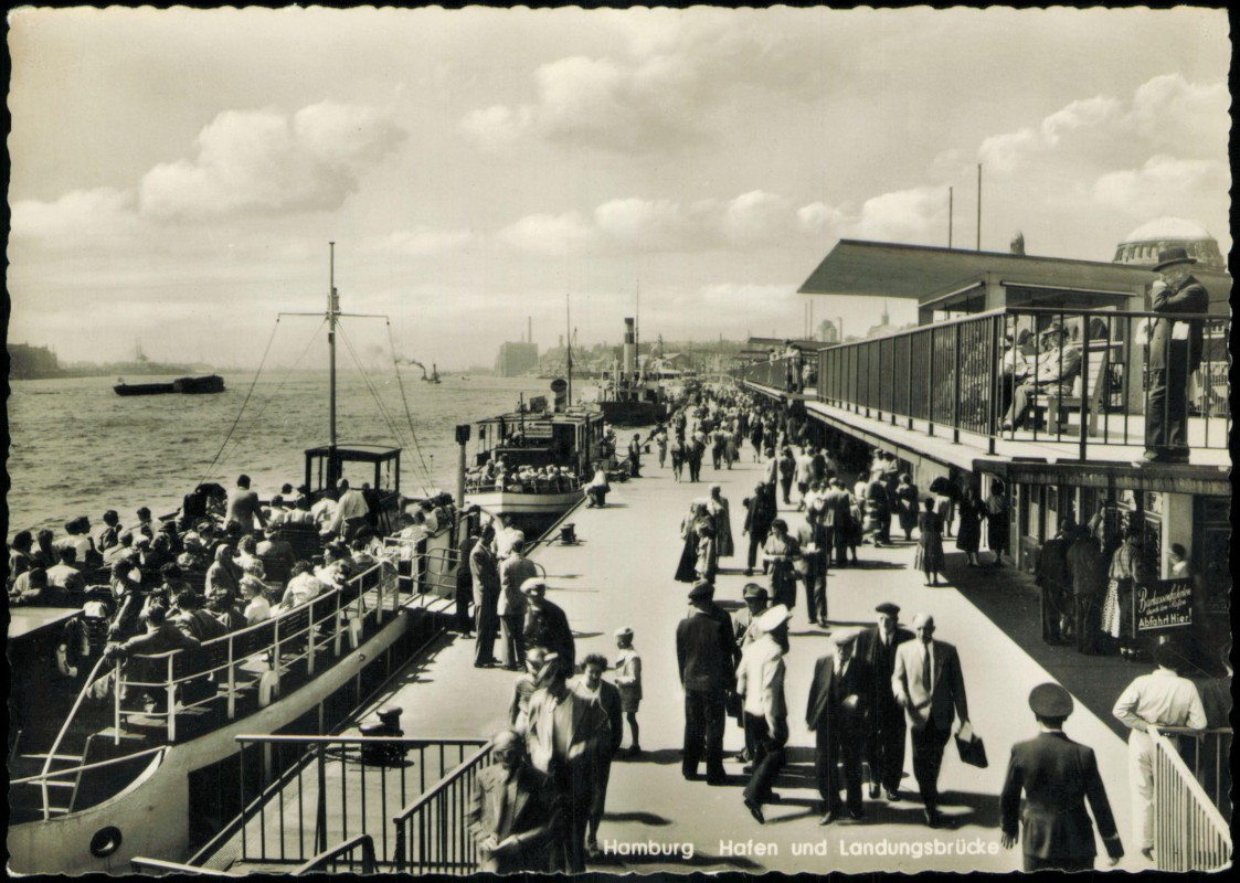 vergrößern: Bildseite historische Ansichtskarte von 1961: Hafen und Landungsbrücke Schiffe:: St. Pauli-Hamburg
