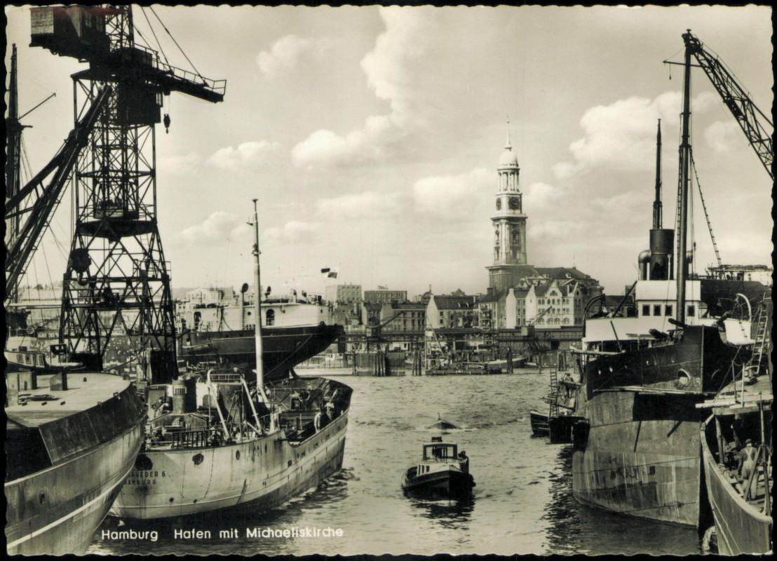 vergrößern: Bildseite historische Ansichtskarte von 1956: Hafen, Kräne mit Michaeliskirche:: Neustadt-Hamburg