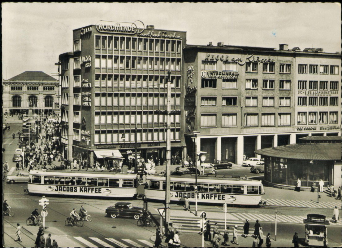 vergrößern: Bildseite historische Ansichtskarte von 1959: Kröpcke Tram Straßenbahn Werbung JACOBS KAFFEE:: Hannover