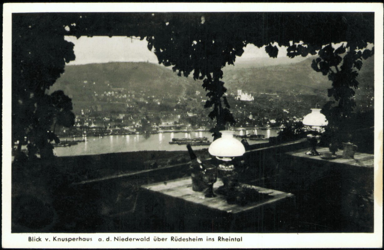 vergrößern: Bildseite historische Ansichtskarte von 1961: Knusperhaus Blick ins Rheintal:: Rüdesheim (Rhein)