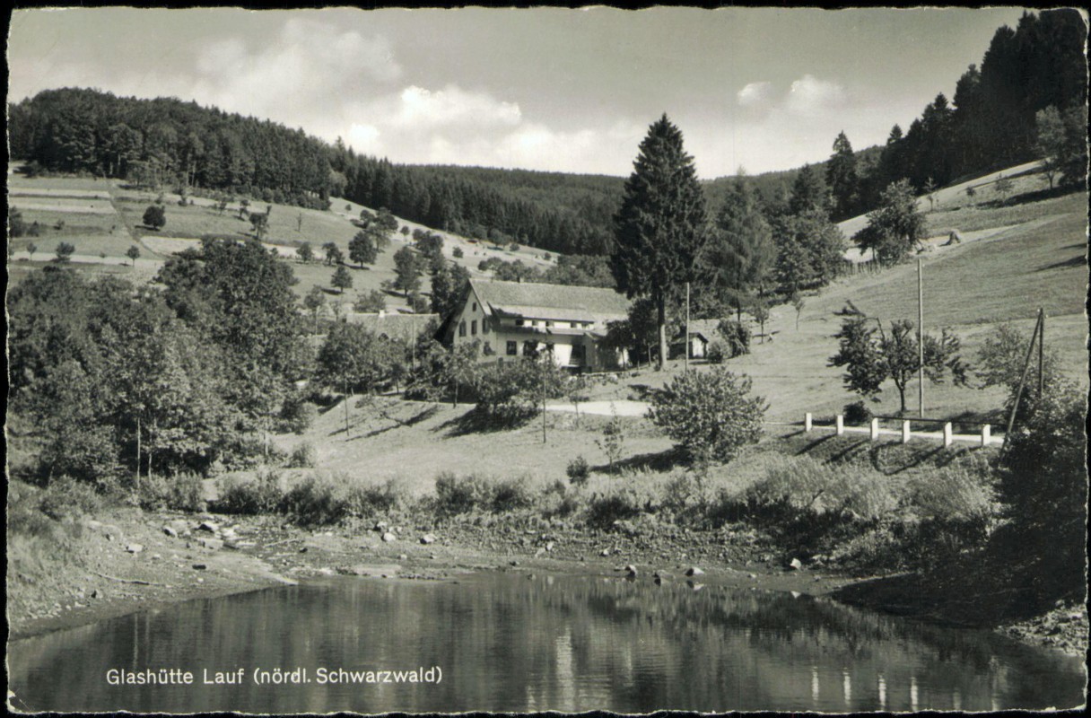 vergrößern: Bildseite historische Ansichtskarte von 1957: Gasthaus zur Glashütte:: Lauf (Schwarzwald)