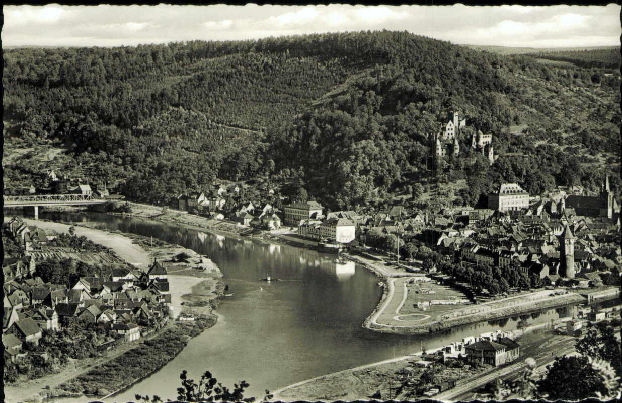 vergrößern: Bildseite historische Ansichtskarte von 1962: Stadtpartie Bahnhof Brücke:: Wertheim
