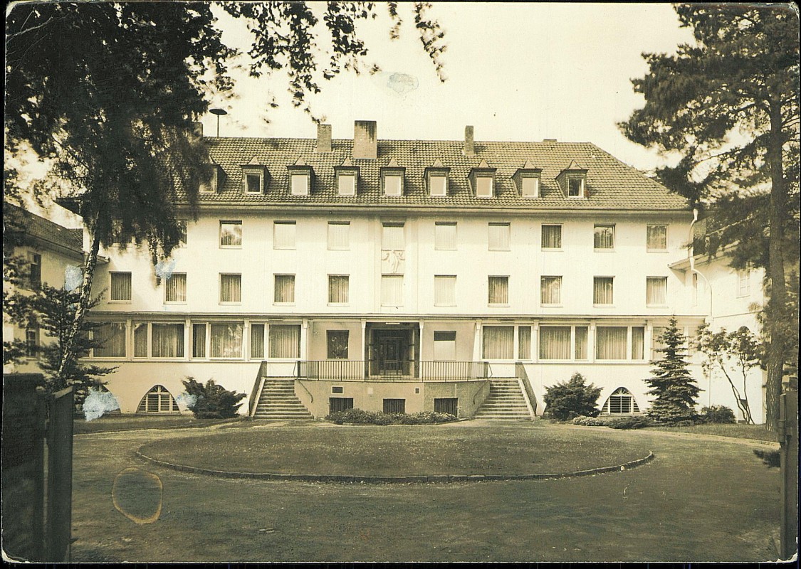 vergrößern: Bildseite historische Ansichtskarte von 1966: Liebfrauenhaus e.V. Bonn-Venusberg:: Venusberg-Bonn