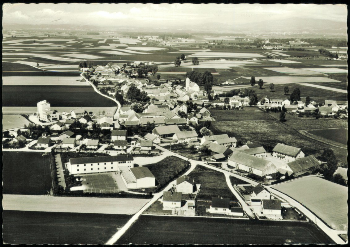 vergrößern: Bildseite historische Ansichtskarte von 1973: Luftbild Luftaufnahme:: Aholming LK Deggendorf