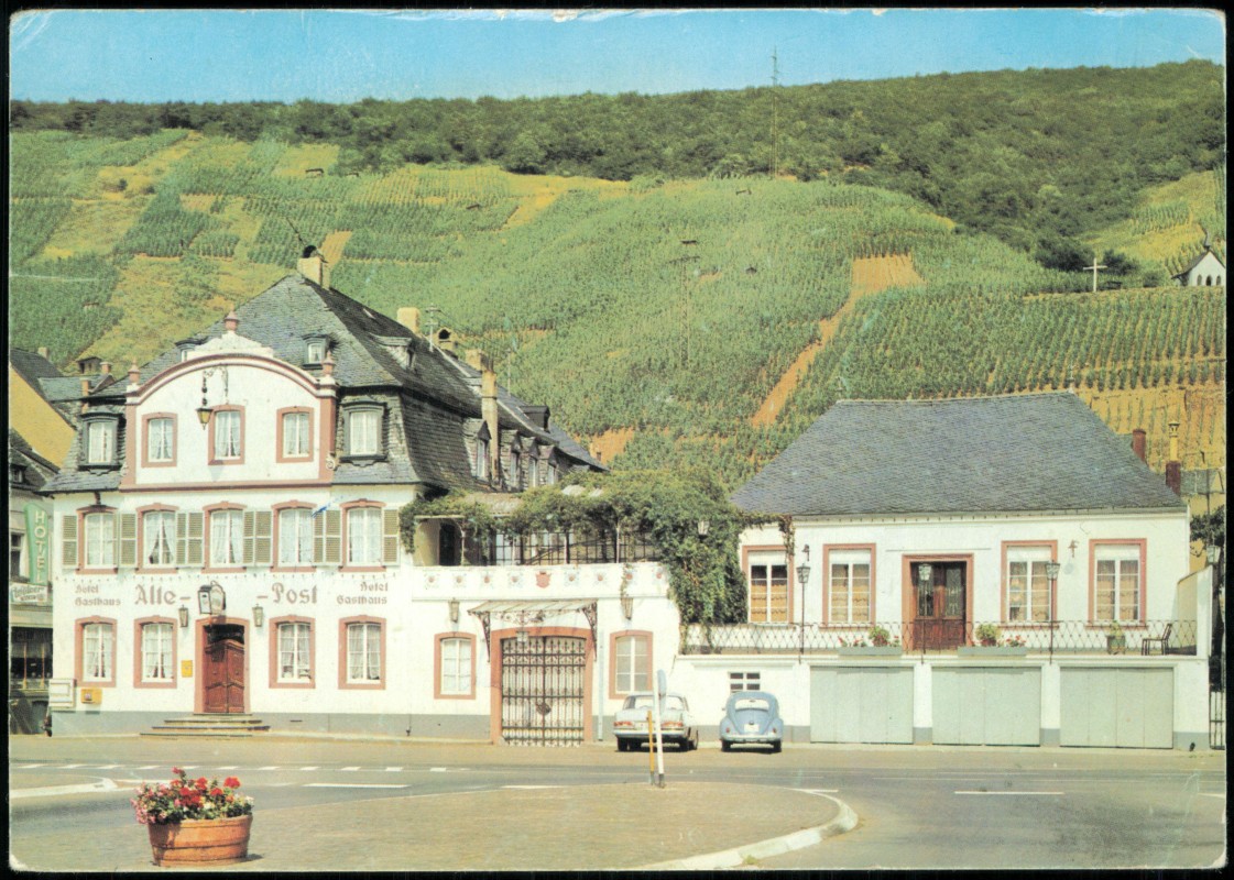 vergrößern: Bildseite historische Ansichtskarte von 1970: HOTEL GASTHAUS ALTE POST VW Käfer:: Traben-Trarbach