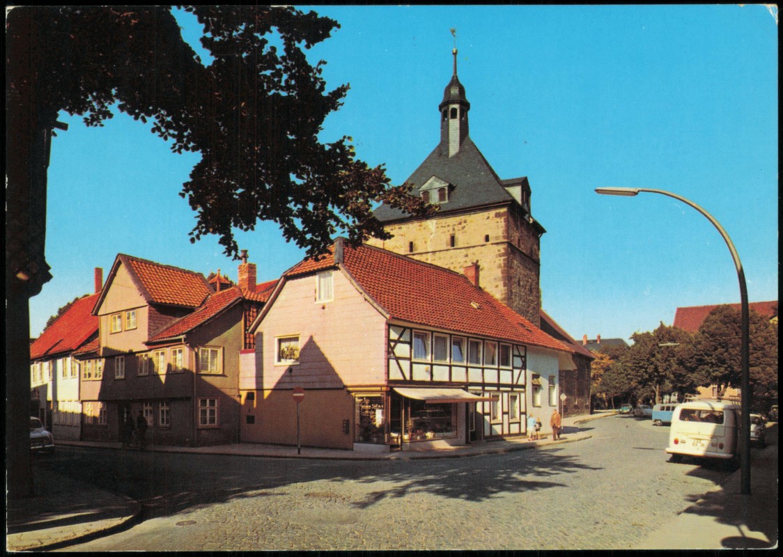 vergrößern: Bildseite historische Ansichtskarte von 1962: Kirchplatz Geschäft:: Salzgitter