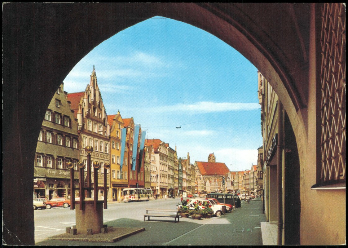 vergrößern: Bildseite historische Ansichtskarte von 1981: Straßenblick - Auto:: Landshut