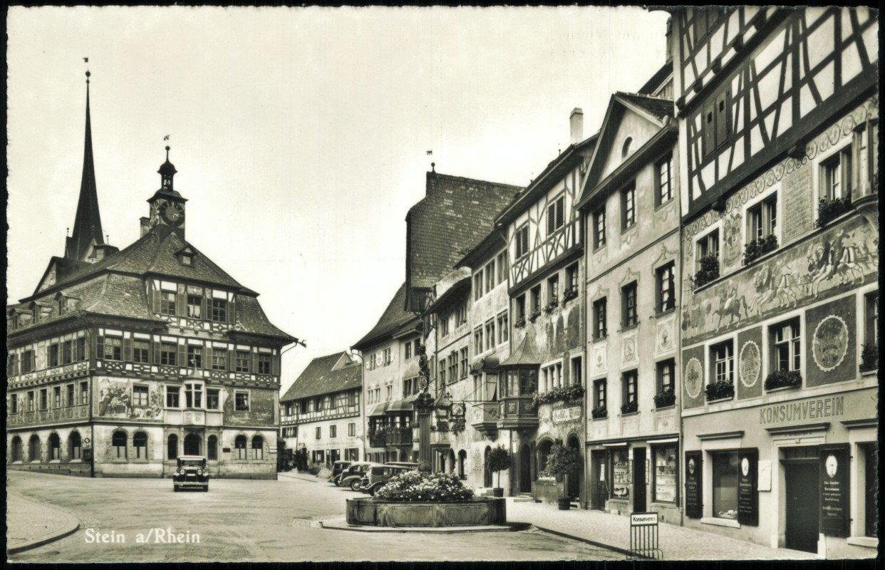 vergrößern: Bildseite historische Ansichtskarte von 1950: Straßen Partie am Hotel Rheinfels, Konsumverein:: Stein am Rhein